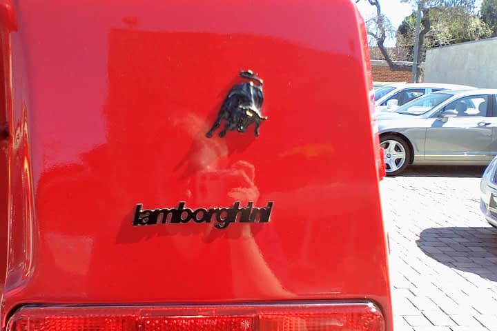 LM002 Lamborghini logo