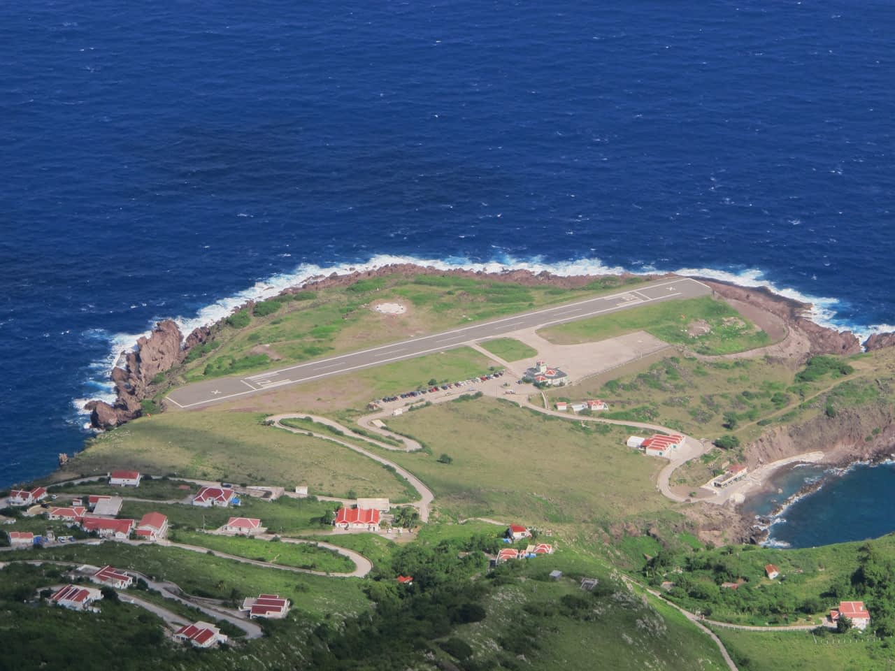 Juancho E. Yrausquin Airport